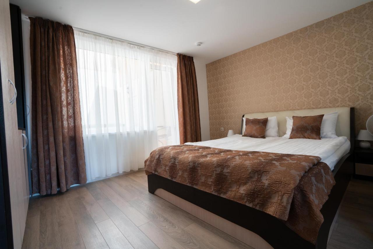 Floros Simfonija Hotel ซเวนตายิ ภายนอก รูปภาพ